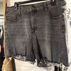Gray Distressed Denim Shorts with Cactus Embroidery jude blue xxl